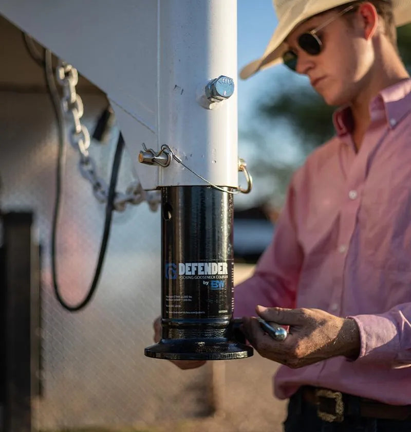 Defender Locking Gooseneck Coupler - Image 2