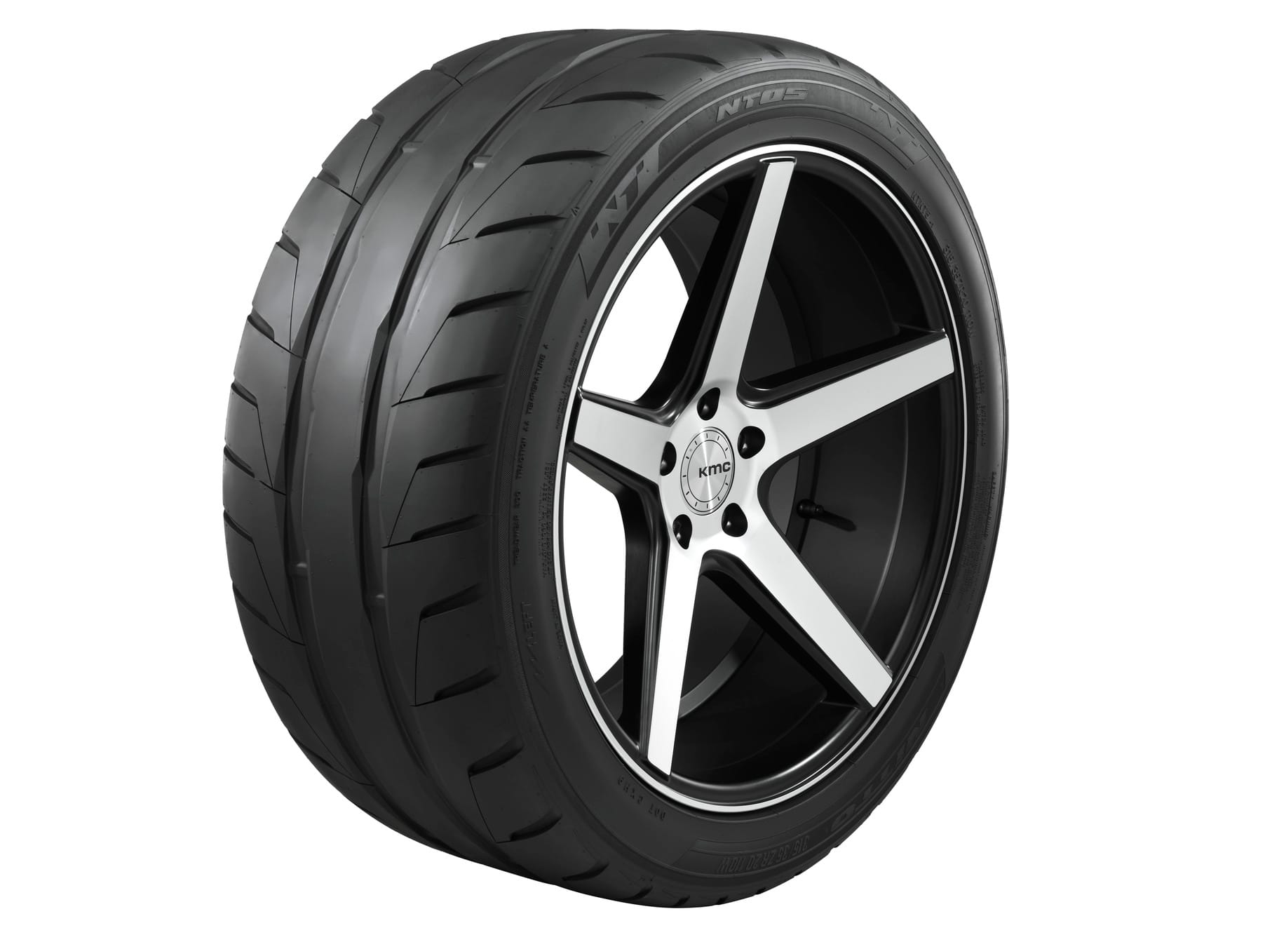 Nitto NT05 275/35R19